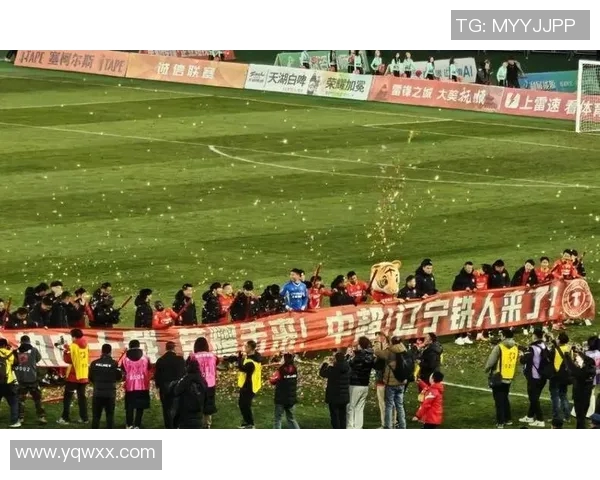 辽宁队斩获全国甲级联赛足球冠军 辽宁队斩获全国甲级联赛足球冠军